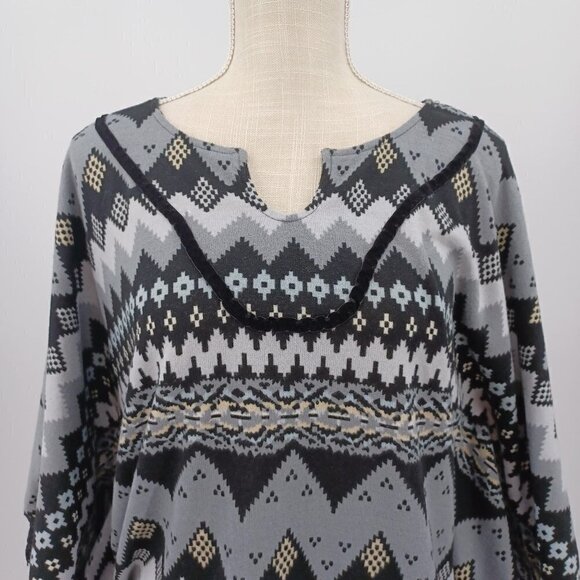 QED London Gray Nordic Fair Isle Fringe Poncho Sweater Women's M/L Relaxed Cozy - Picture 3 of 13